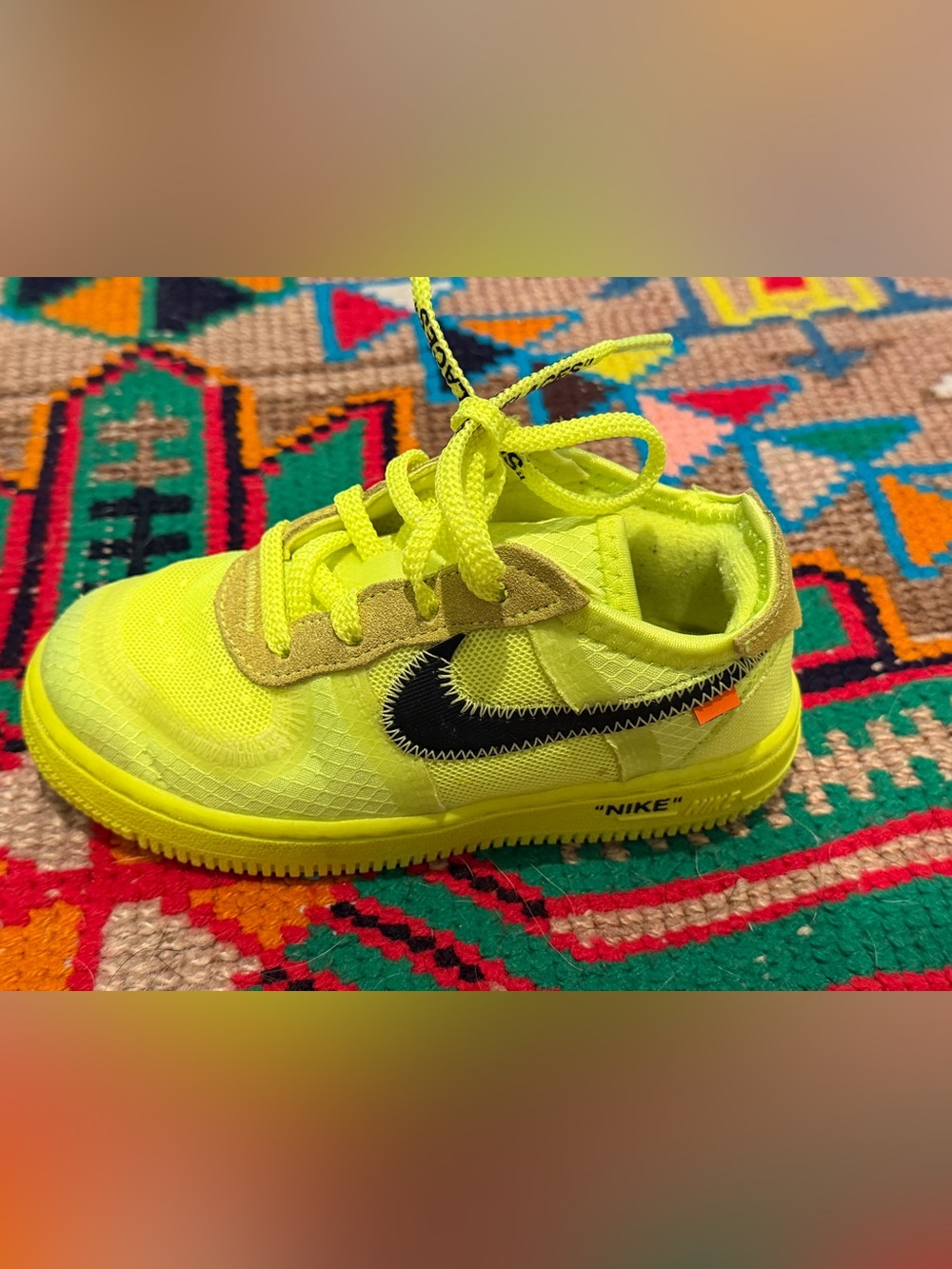 Nike Air Force 1 Low x Off-White in vibrant "Volt" toddler girls size 9 - Picture 4 of 10